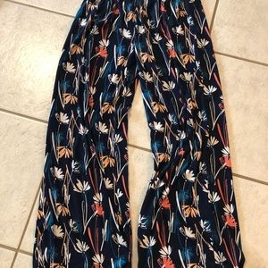Lounging pants med/large
